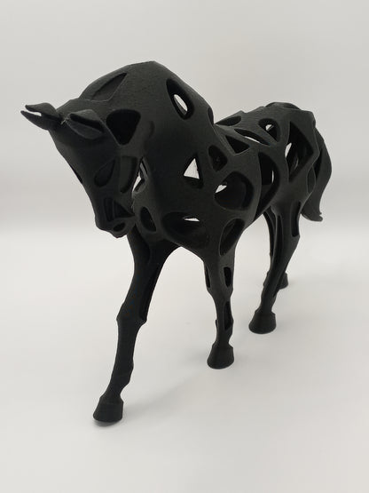 "Geest van het Paard" – Abstract Beeld in Mat Zwart